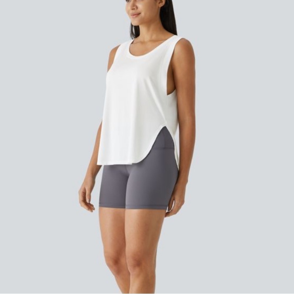 White round neck split sides tank top, soft and comfy, new, medium, Halara